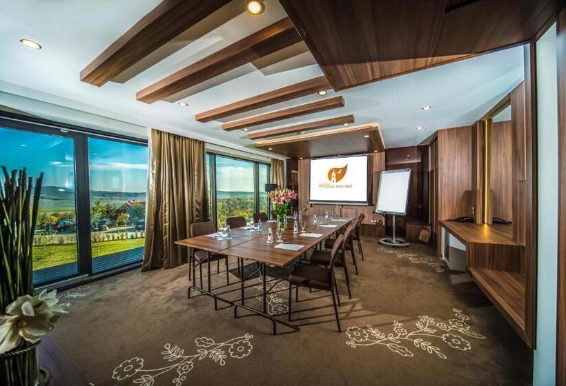 Castellum Hotel Hollókő