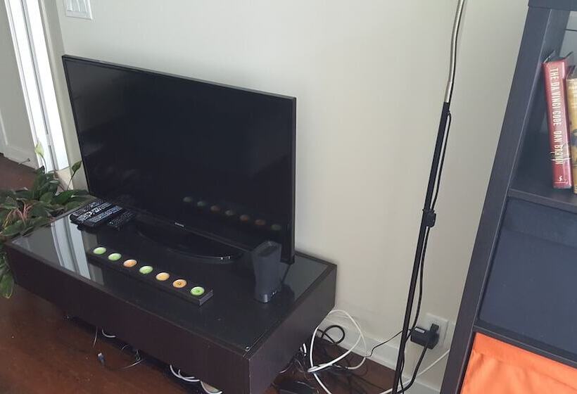 Custom Luxury Suite   By Elite Suites