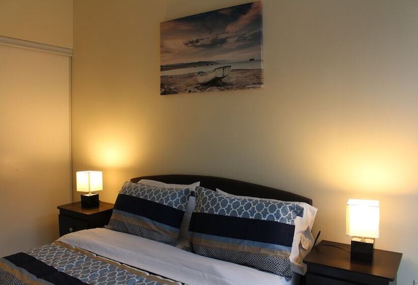 Custom Luxury Suite   By Elite Suites