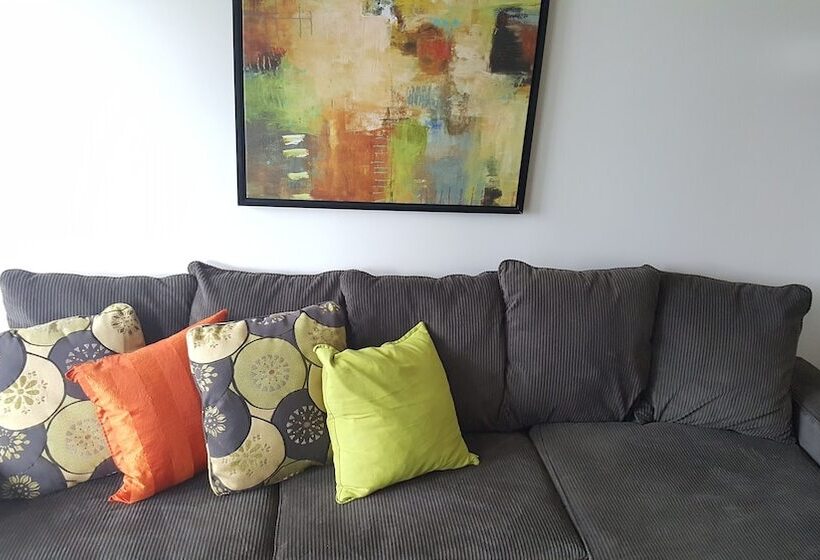 Custom Luxury Suite   By Elite Suites