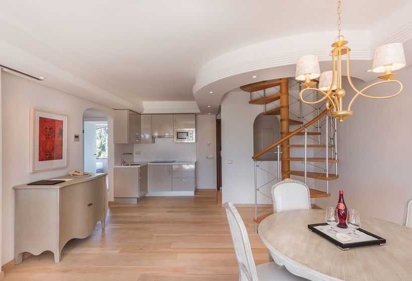 Las Dunas Suites & Apartments