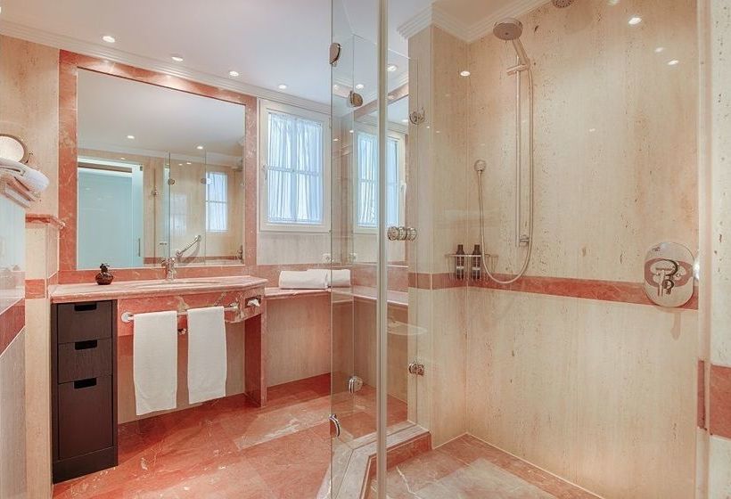 Las Dunas Suites & Apartments