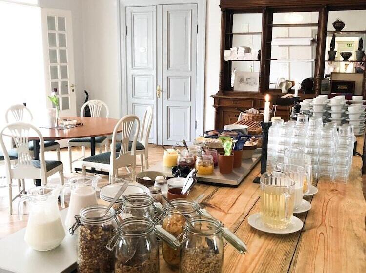 簡易ホテル Sjöbo Gästgifvaregård