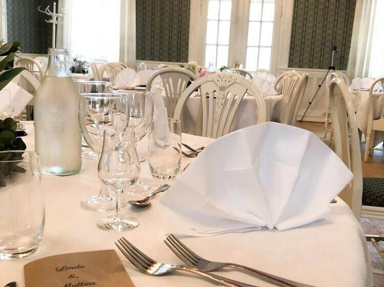 簡易ホテル Sjöbo Gästgifvaregård