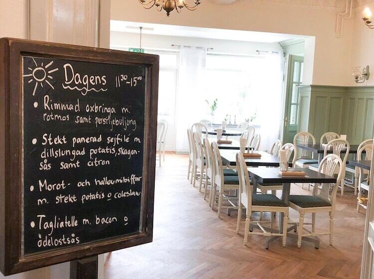 簡易ホテル Sjöbo Gästgifvaregård