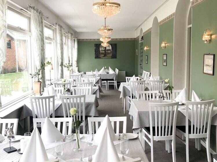 簡易ホテル Sjöbo Gästgifvaregård