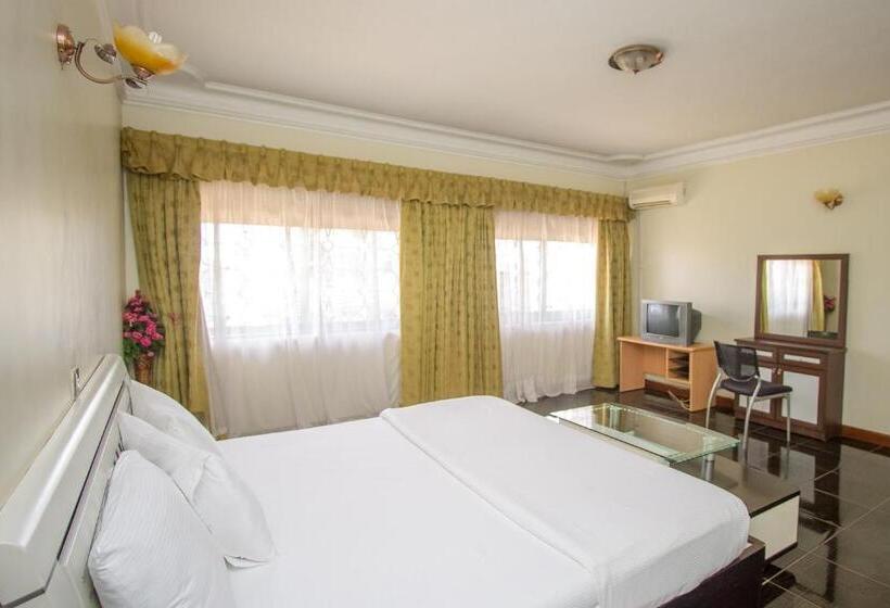 Alfa Hotel Munyonyo
