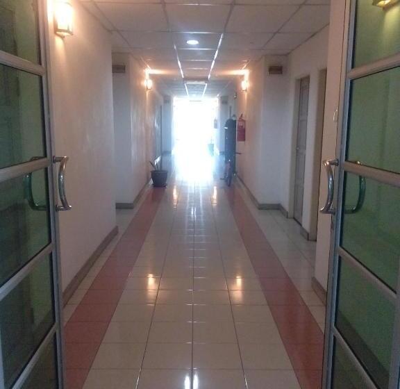 בית מלון כפרי Arwana Inn Tok Bali