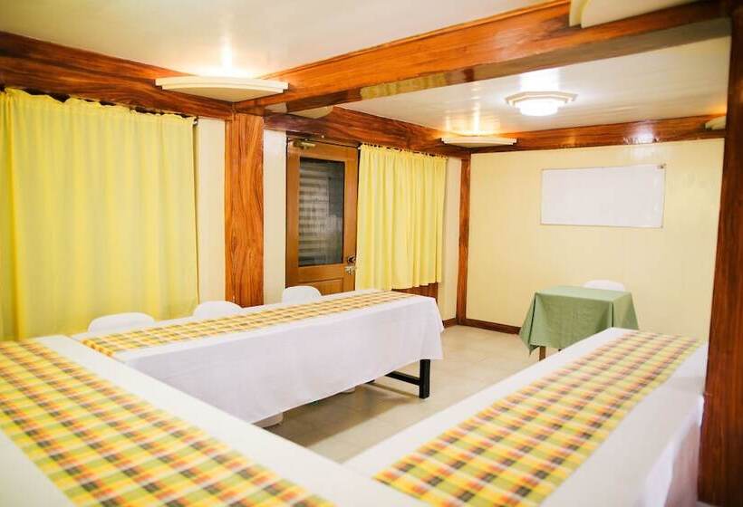 בית מלון כפרי Atiatihan Festival