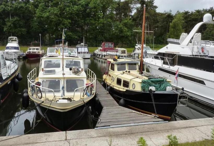 בית מלון כפרי B&b De Watering