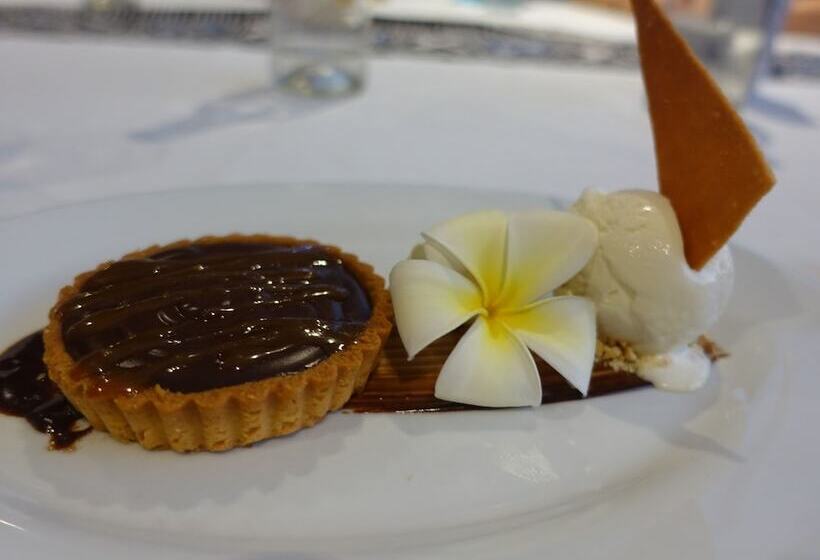 هتل Blue Lagoon Beach Resort