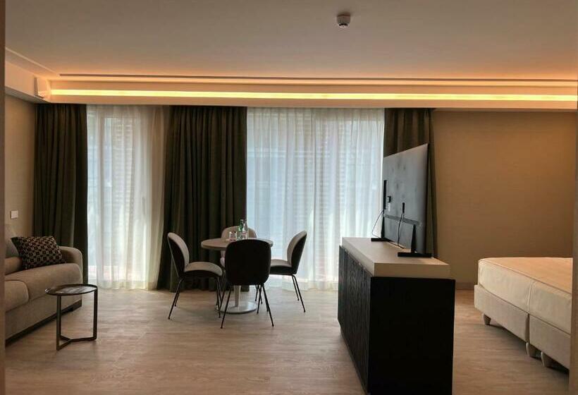 هتل Ceccarini 9 Home Suite Home