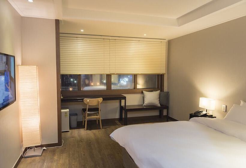 Check Inn Hotel Jeju