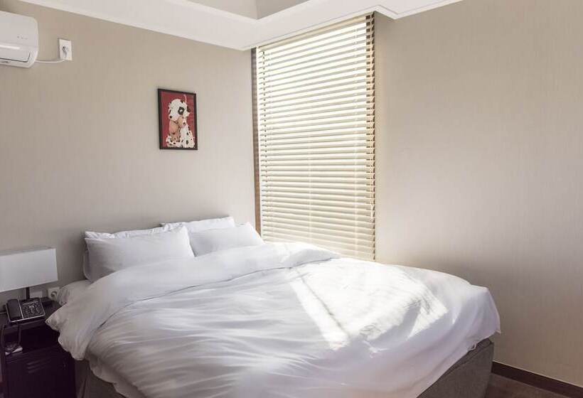 Check Inn Hotel Jeju