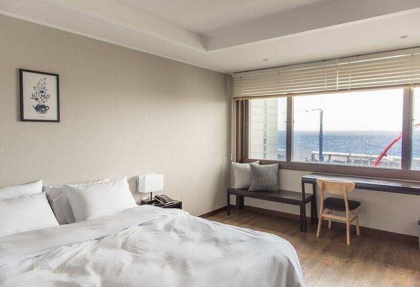 Check Inn Hotel Jeju