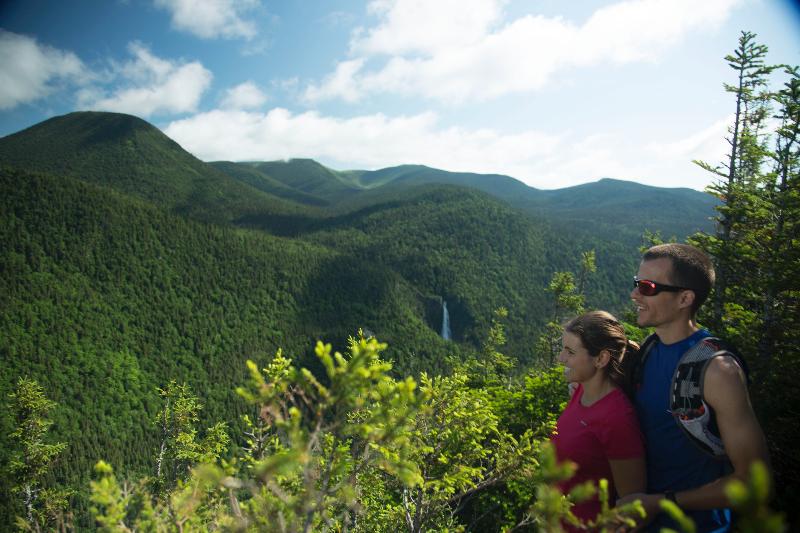 ホテル Chic-chocs Montagne Lodge