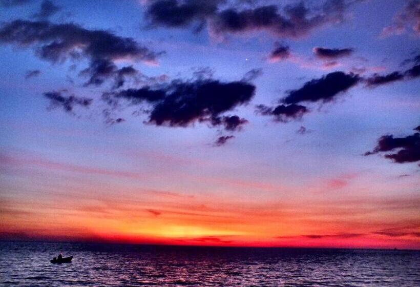 בית מלון כפרי C&n Kho Khao Beach Resort   Sha Plus