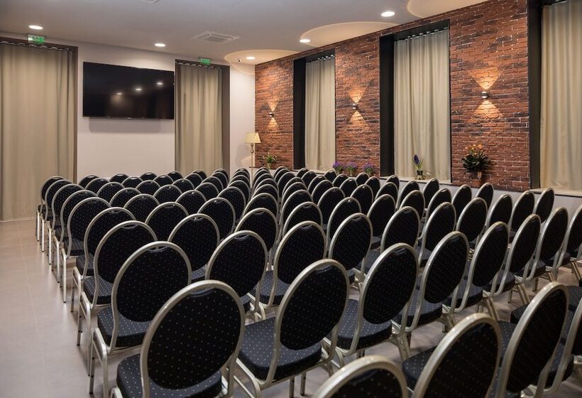 هتل Concorde Old Bucharest