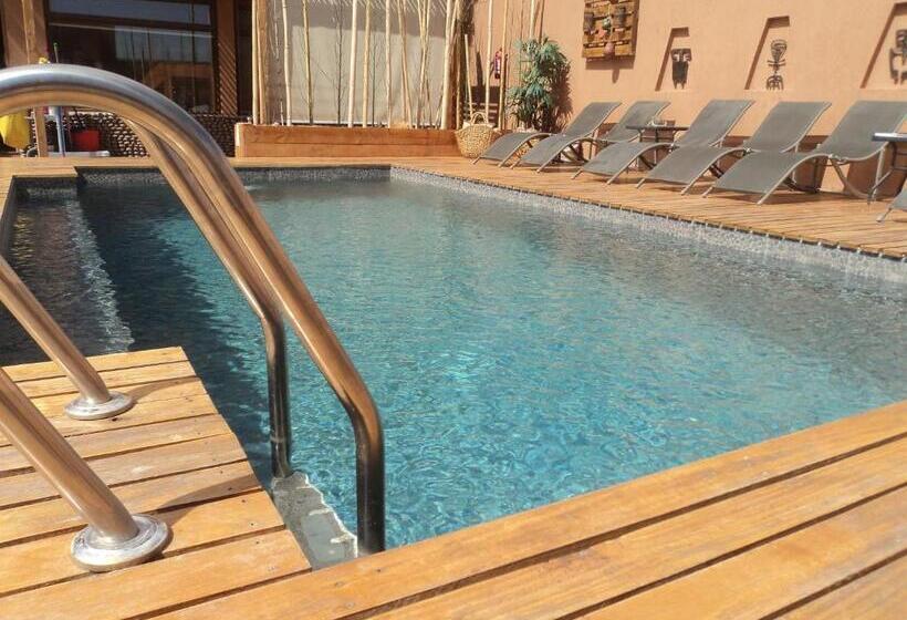 酒店 Es Pueblo De Tierra