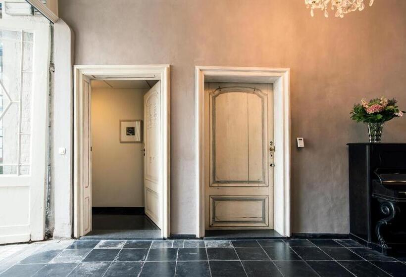 호텔 Ganda Rooms & Suites