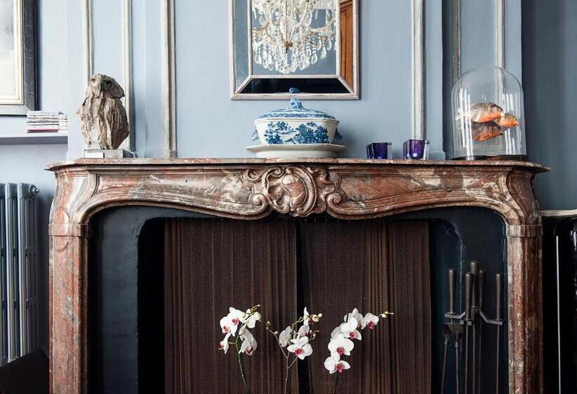 호텔 Ganda Rooms & Suites