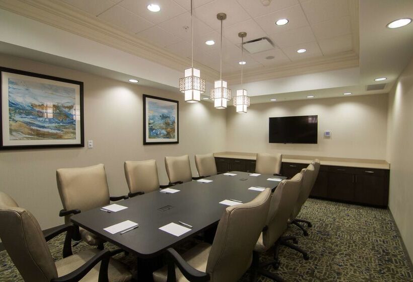 בית מלון כפרי Hampton Inn & Suites Tulsa Downtown