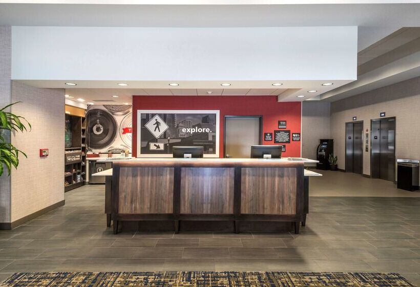 בית מלון כפרי Hampton Inn & Suites Tulsa Downtown