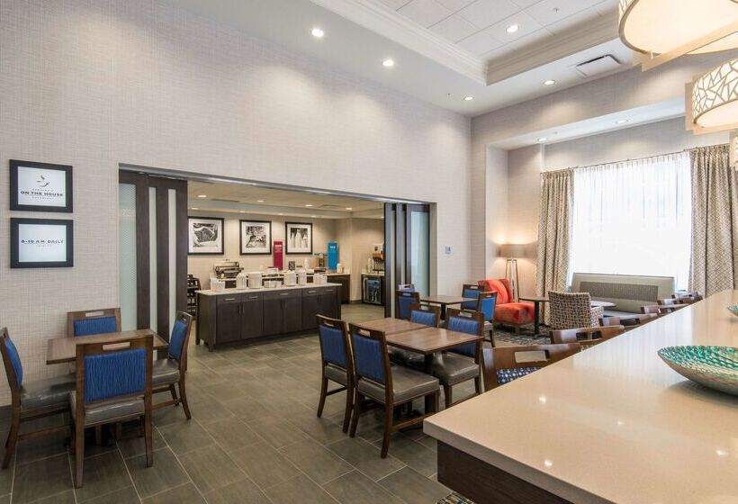 בית מלון כפרי Hampton Inn & Suites Tulsa Downtown