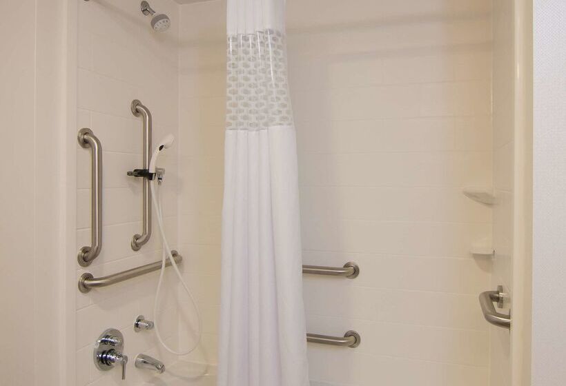 בית מלון כפרי Hampton Inn & Suites Tulsa Downtown