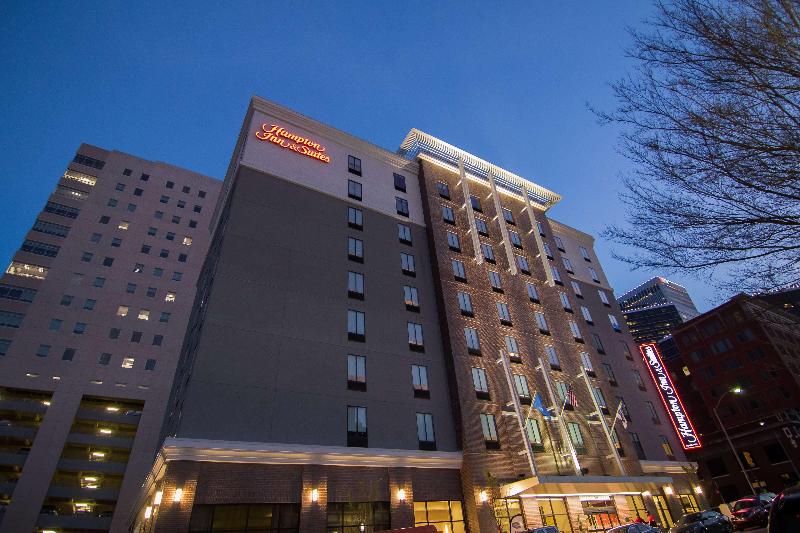 בית מלון כפרי Hampton Inn & Suites Tulsa Downtown