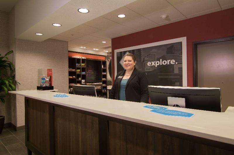 בית מלון כפרי Hampton Inn & Suites Tulsa Downtown