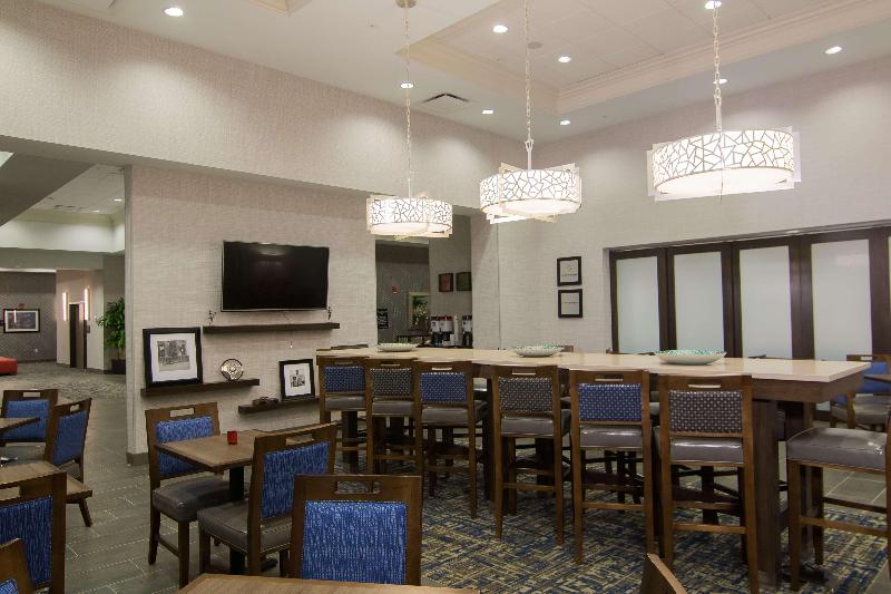 בית מלון כפרי Hampton Inn & Suites Tulsa Downtown
