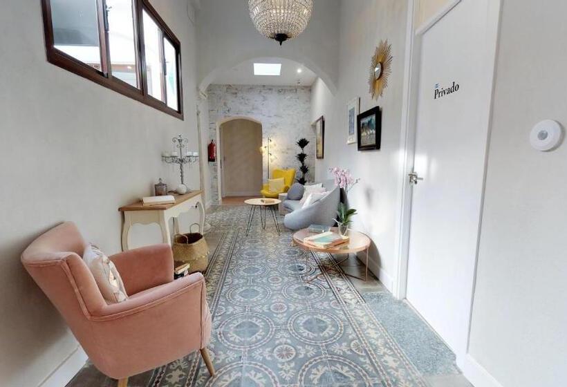 Hostal Boutique La Española By Bossh Hotels