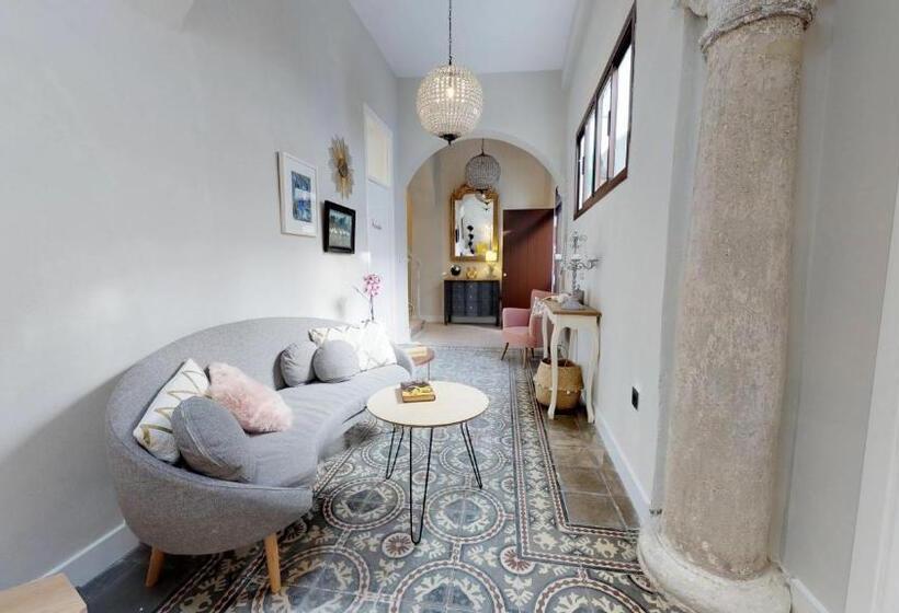 Hostal Boutique La Española By Bossh Hotels