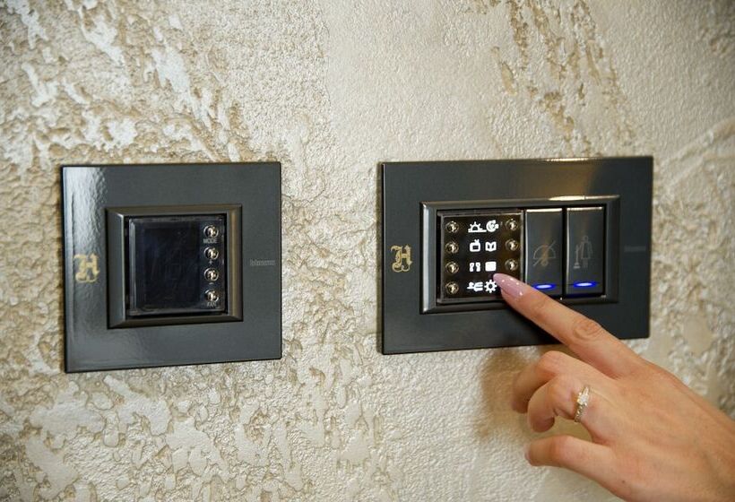 Hugo S Boutique Hotel   Adults Only