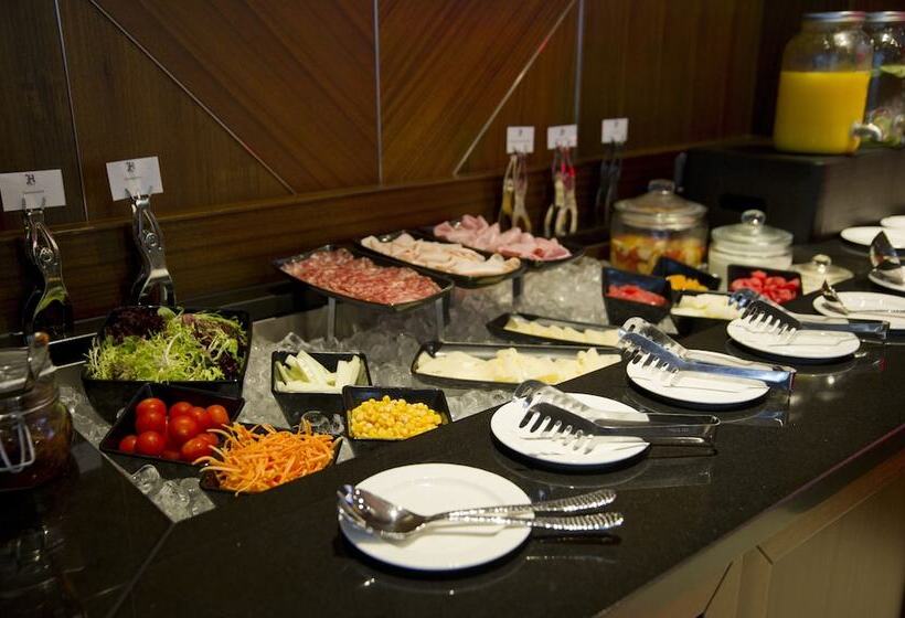 Hugo S Boutique Hotel   Adults Only