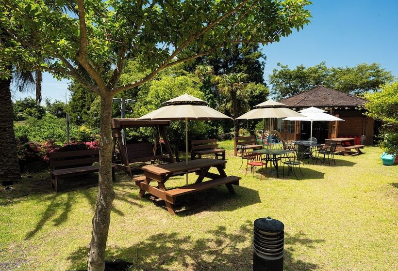 בית מלון כפרי Jeju M Resort