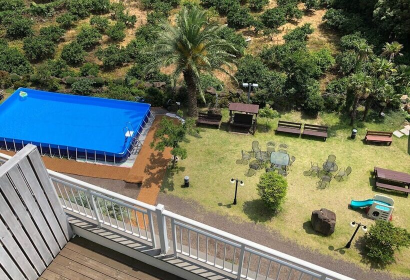 בית מלון כפרי Jeju M Resort