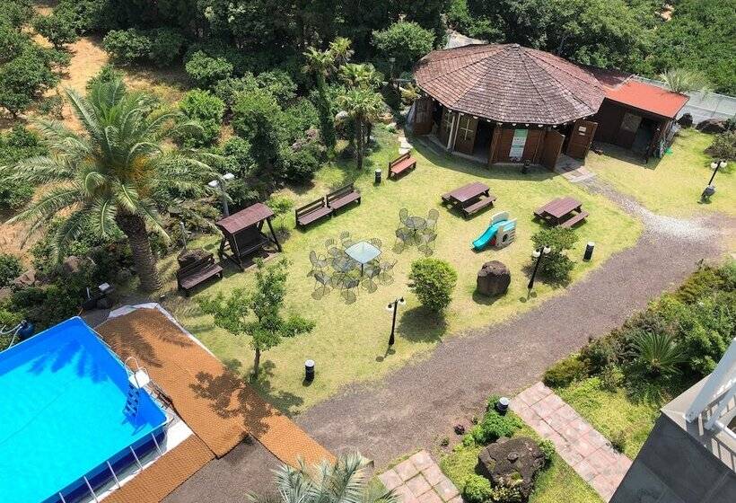 בית מלון כפרי Jeju M Resort