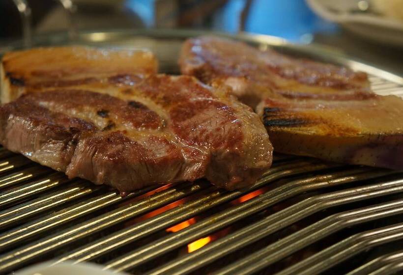 בית מלון כפרי Jeju M Resort