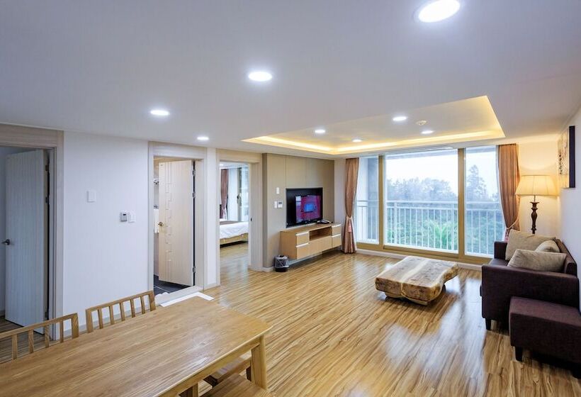 בית מלון כפרי Jeju M Resort