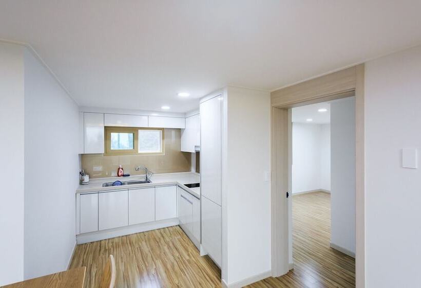 בית מלון כפרי Jeju M Resort