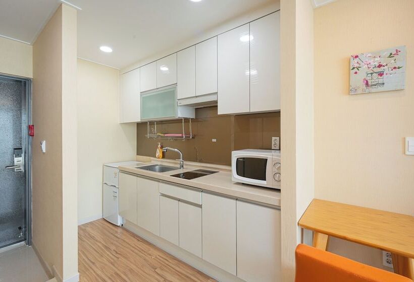 בית מלון כפרי Jeju M Resort