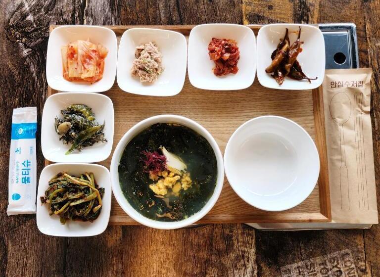 בית מלון כפרי Jeju M Resort