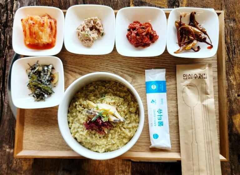 בית מלון כפרי Jeju M Resort