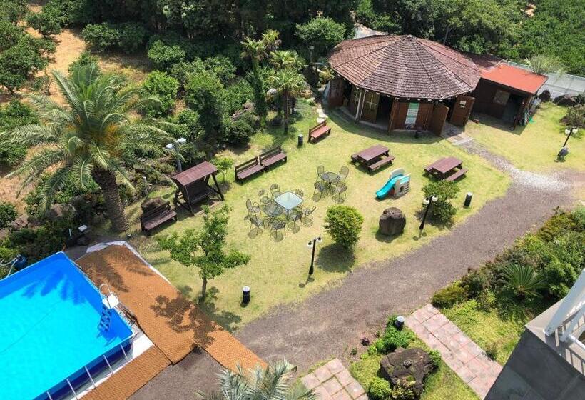 בית מלון כפרי Jeju M Resort