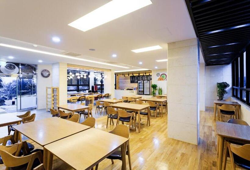 בית מלון כפרי Jeju M Resort