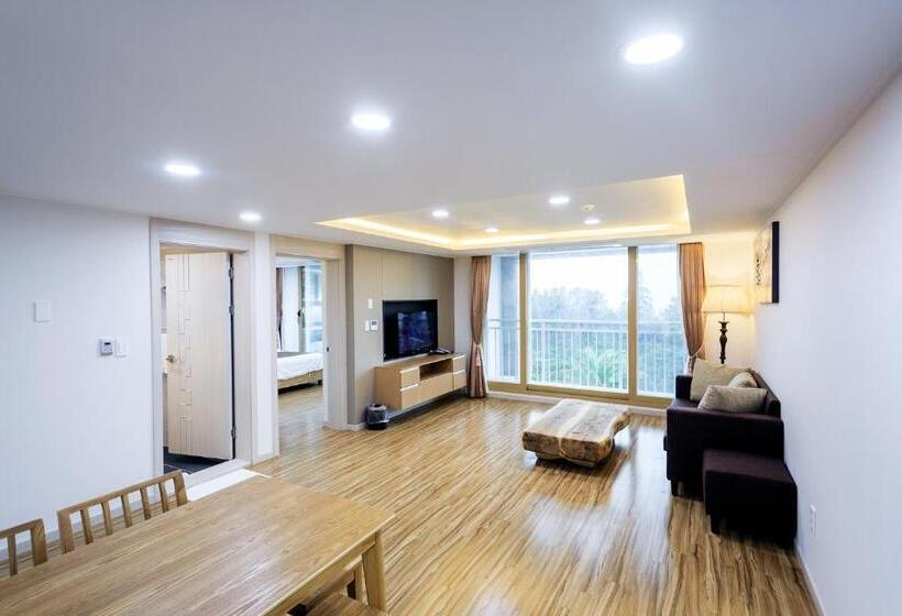 בית מלון כפרי Jeju M Resort