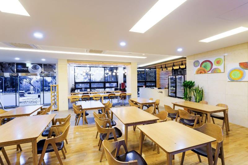 בית מלון כפרי Jeju M Resort