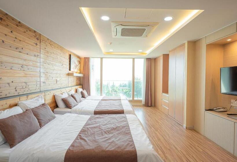 בית מלון כפרי Jeju M Resort